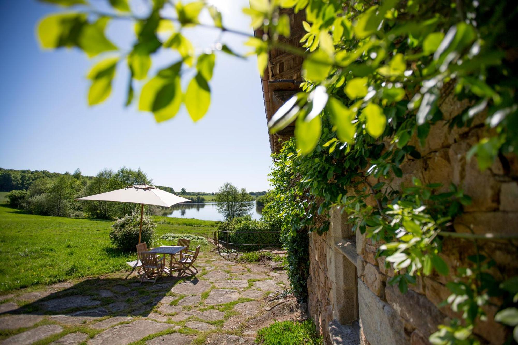 Hotel Domaine Des Etangs, Auberge Resorts Collection Massignac Esterno foto