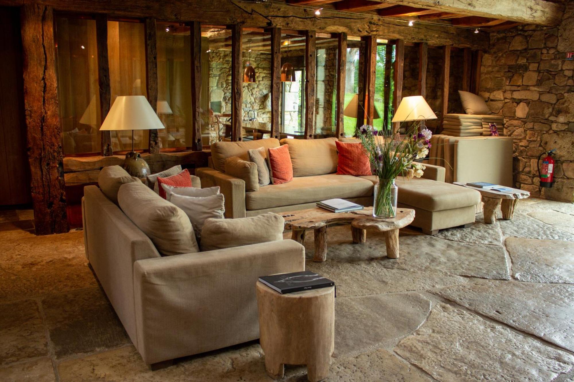 Hotel Domaine Des Etangs, Auberge Resorts Collection Massignac Esterno foto